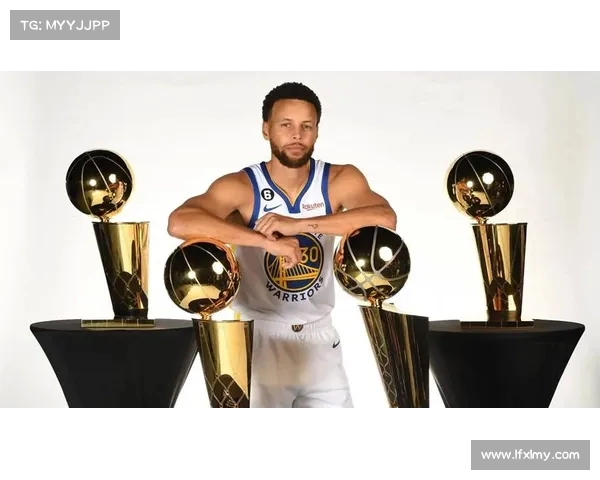 NBA球星表情大解析：从詹姆斯到库里，笑容背后的故事